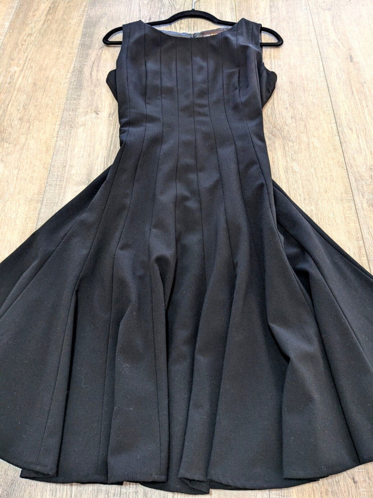 Dana Buchman Dress Womens 8 Black Sleeveless Pleated A line Zip Casual Classic